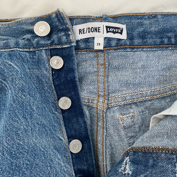 RE/DONE Levi’s Denim Cutoffs - Picture 3 of 5